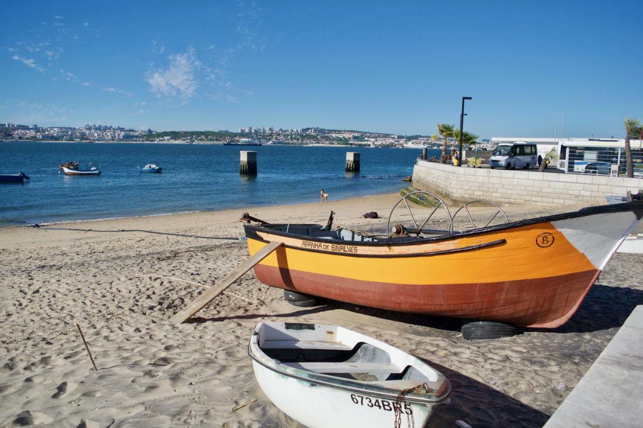 Fisherman'S House - A Boat Ride From Lisbon Villa Trafaria Buitenkant foto